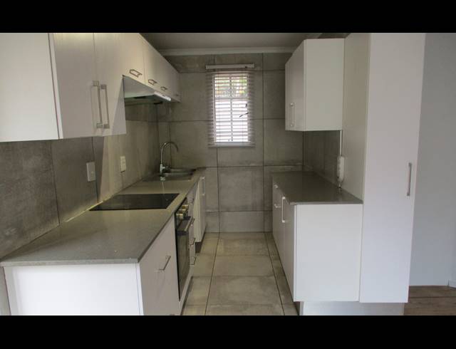 2 BEDROOM APARTMENT FOR SALE IN HELDERKRUIN